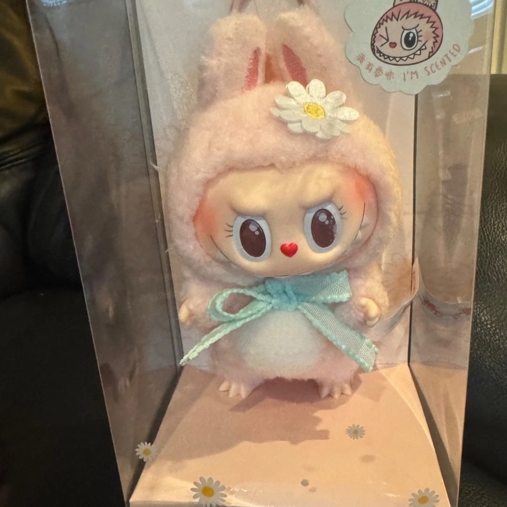 Authentic POP LAND Mokoko Close To Sweet Vinyl Plush  Pop Land Exclusive
